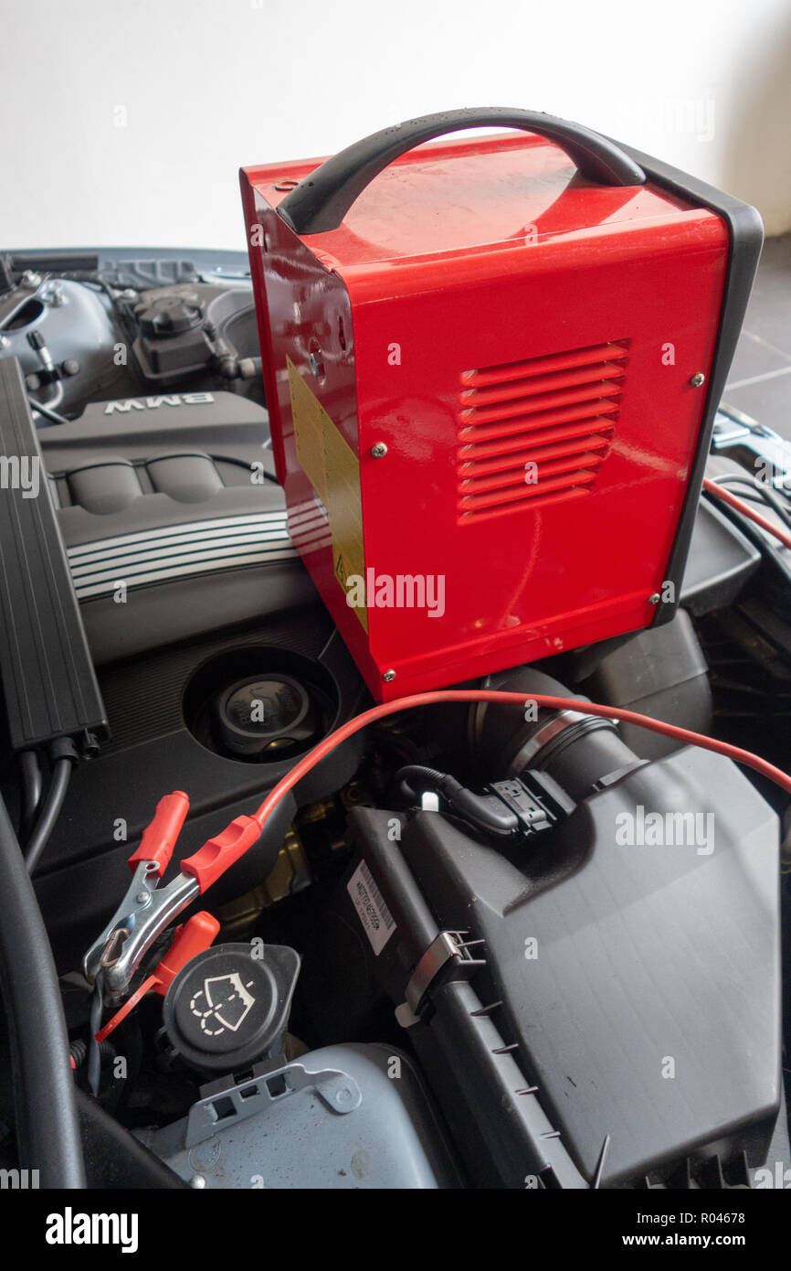 Car battery charger hi-res stock photography and images - Alamy