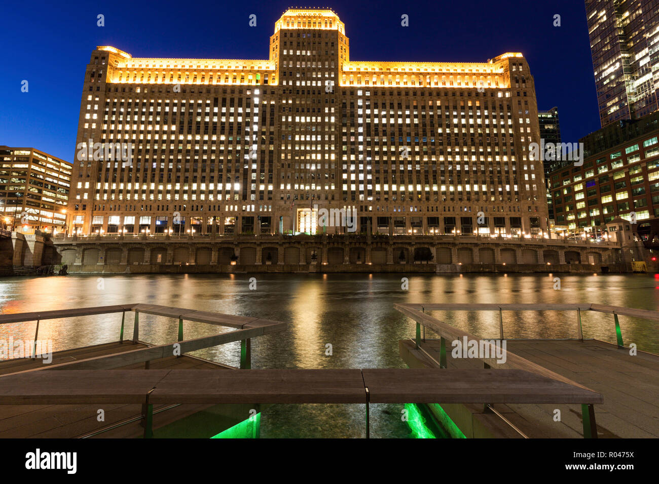 Usa illinois chicago merchandise mart hires stock photography and