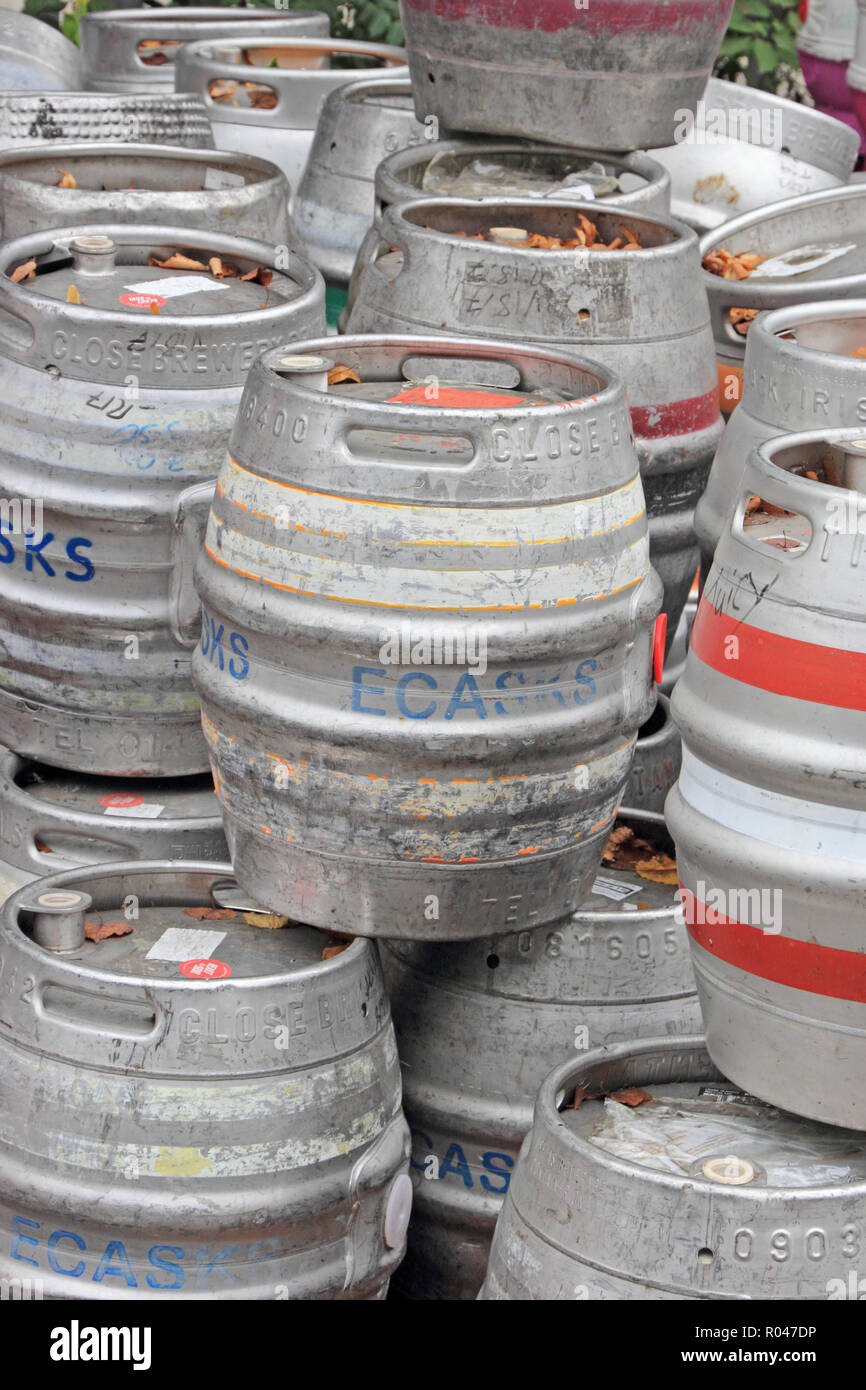 Empty beer kegs hires stock photography and images Alamy