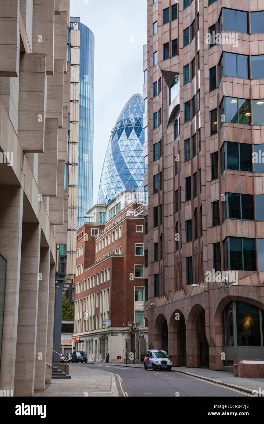Empty london streets hi-res stock photography and images - Alamy