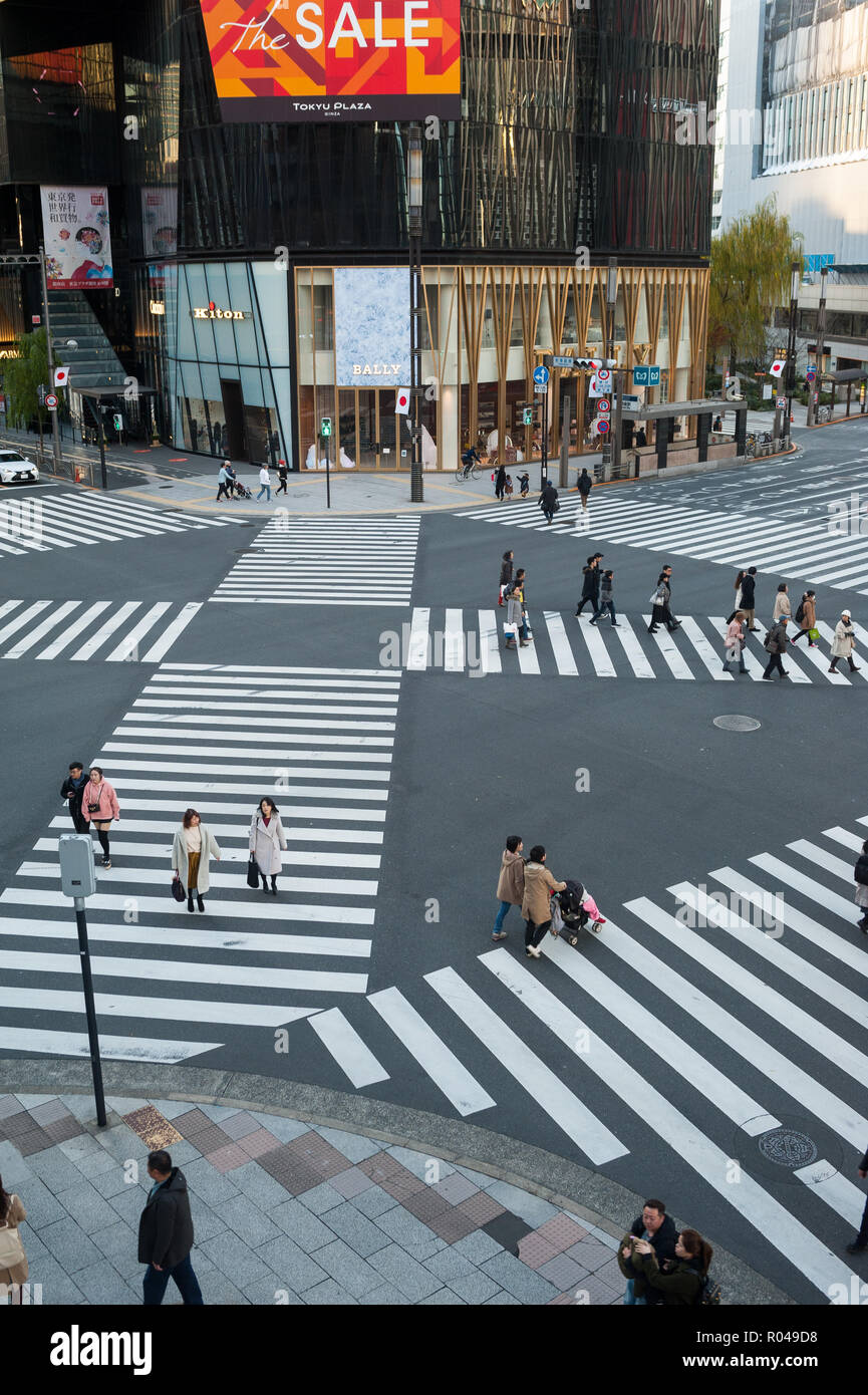Tokyo, Japan, pedestrian crossing in Ginza Stock Photo Alamy