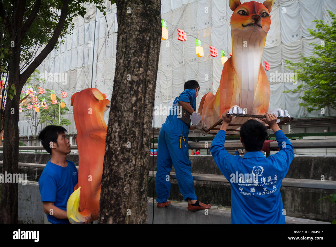 Singapore Republic Of Singapore New Year Decoration In Chinatown Stock Photo Alamy Singapore Republic Of Singapore New Year Decoration In Chinatown Stock Photo Alamy
