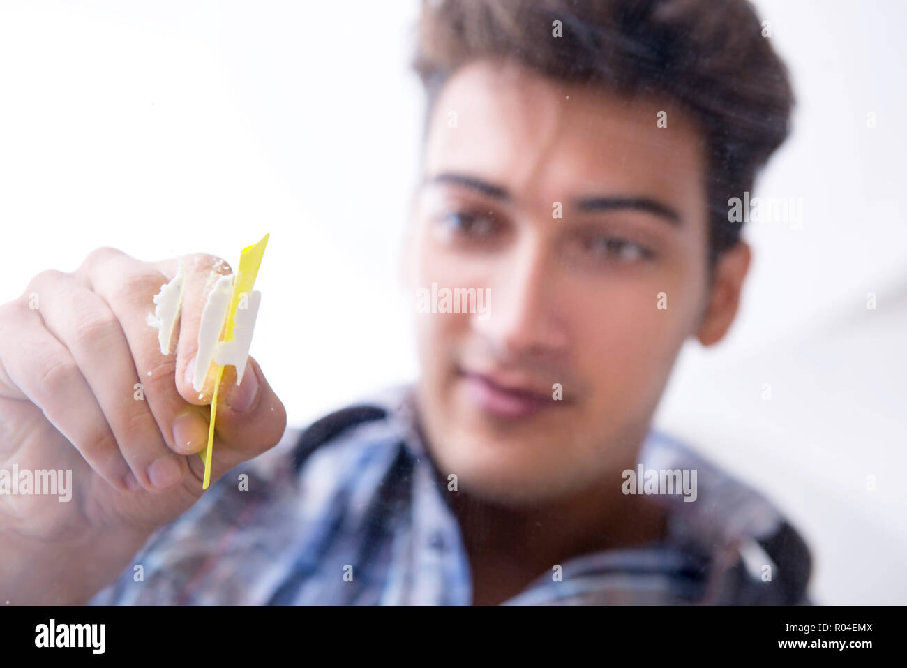 Drug addict sniffing cocaine narcotic Stock Photo - Alamy