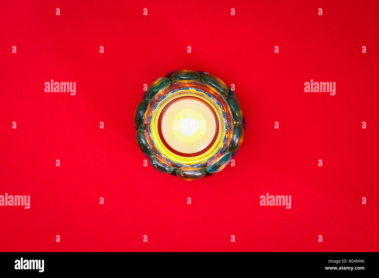 How to make your own candlestick from unnecessary glass or plastic and