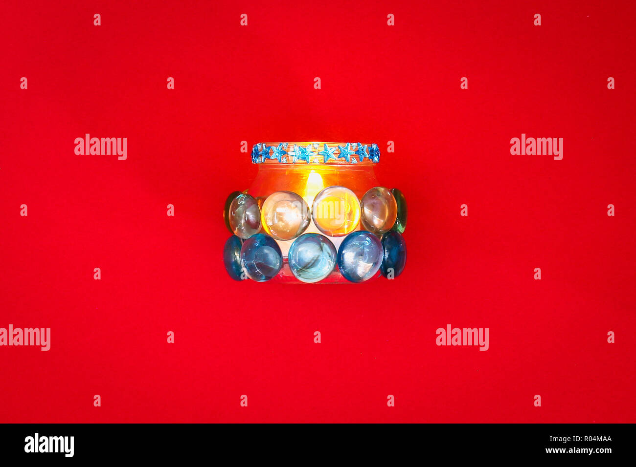 How to make your own candlestick from unnecessary glass or plastic and