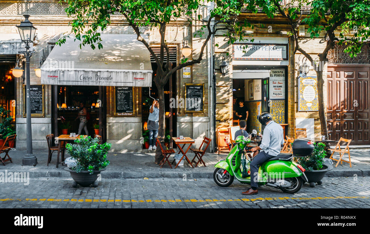 Green vespa hi-res stock photography and images - Alamy