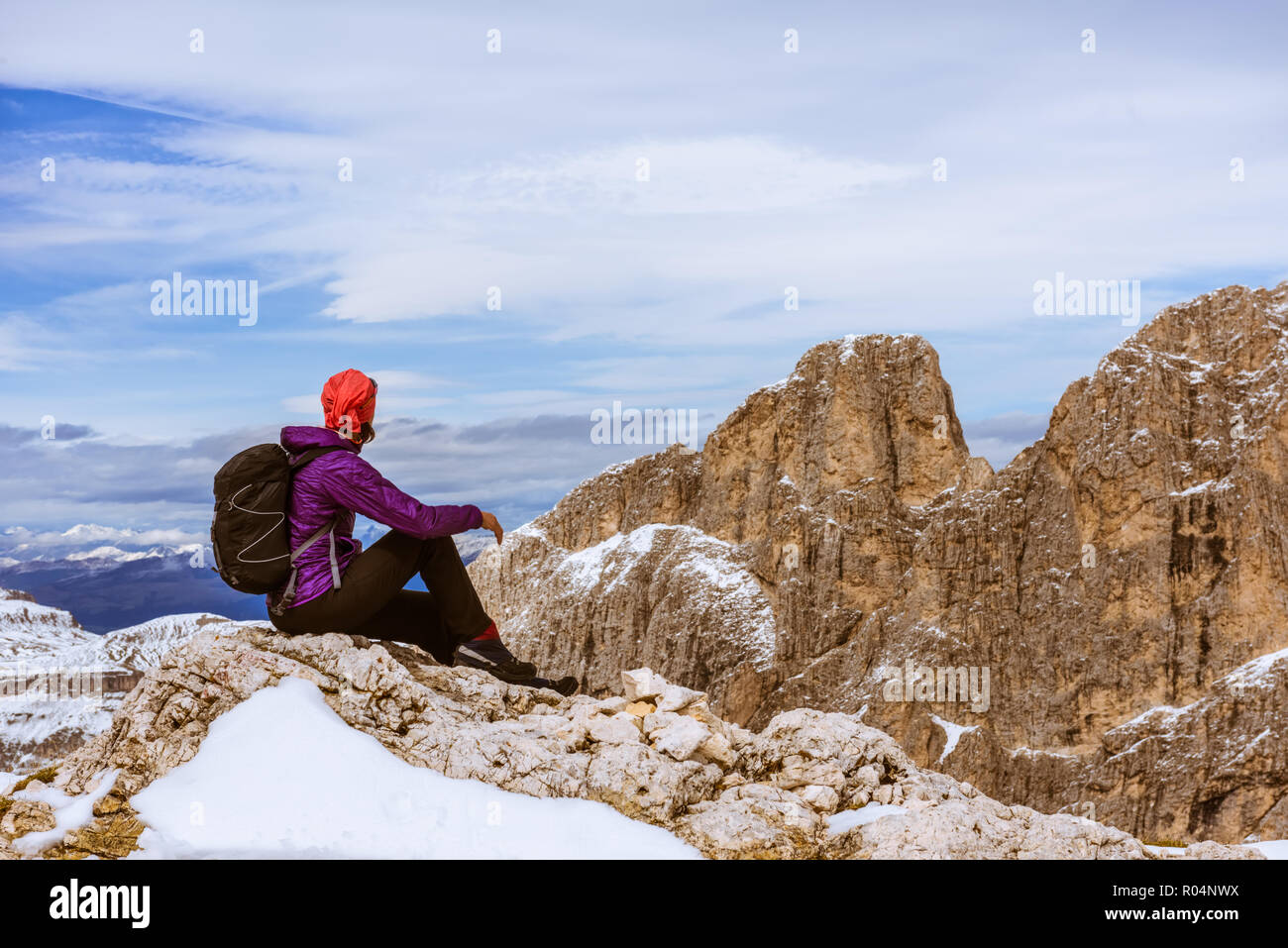 Women in mountains hi-res stock photography and images - Alamy