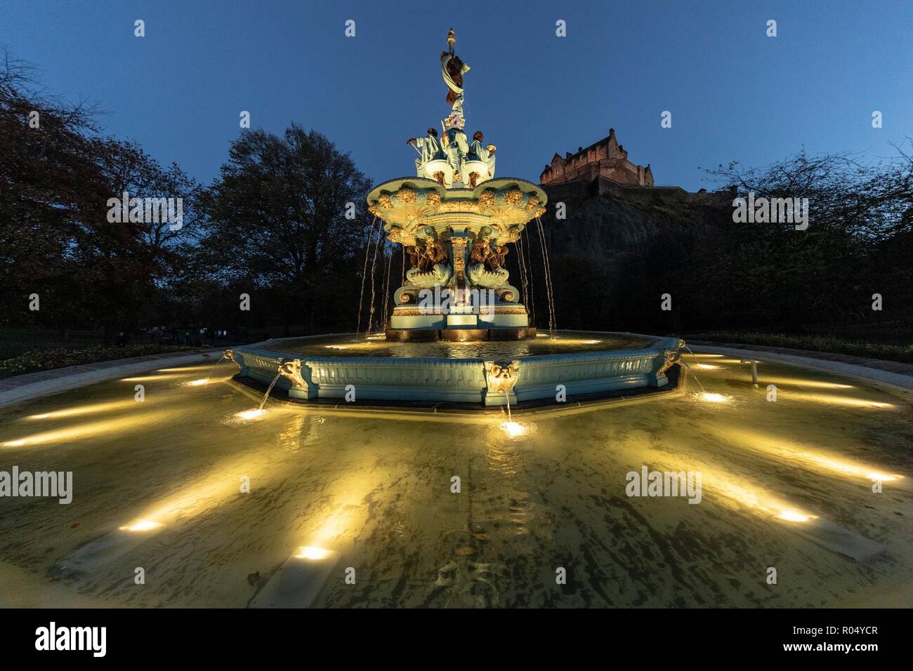 Ross fountain lights up hi-res stock photography and images - Alamy