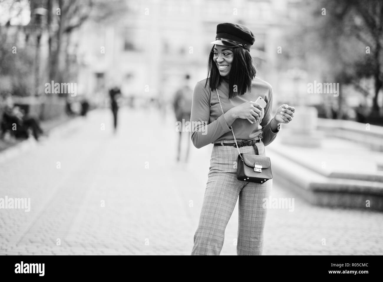 African woman model hat Black and White Stock Photos & Images - Alamy