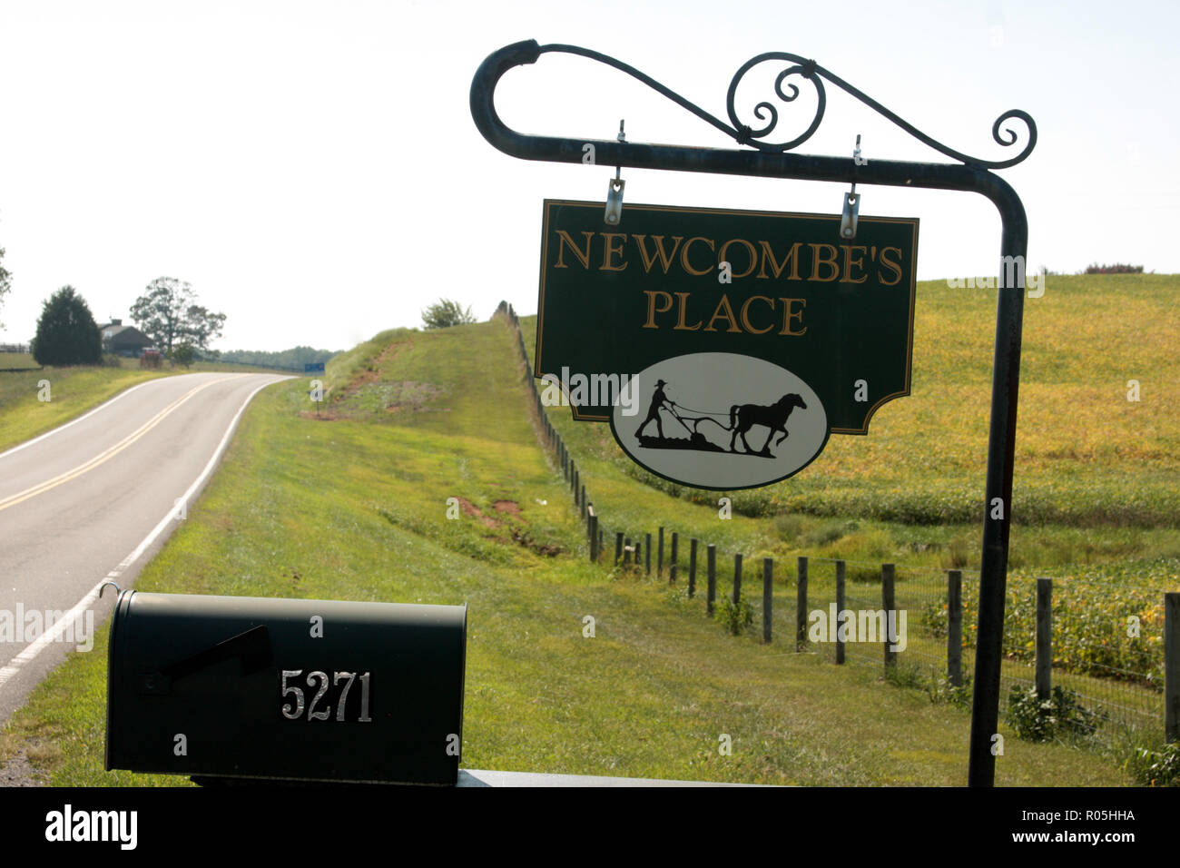Farm entrance sign in Virginia Stock Photo