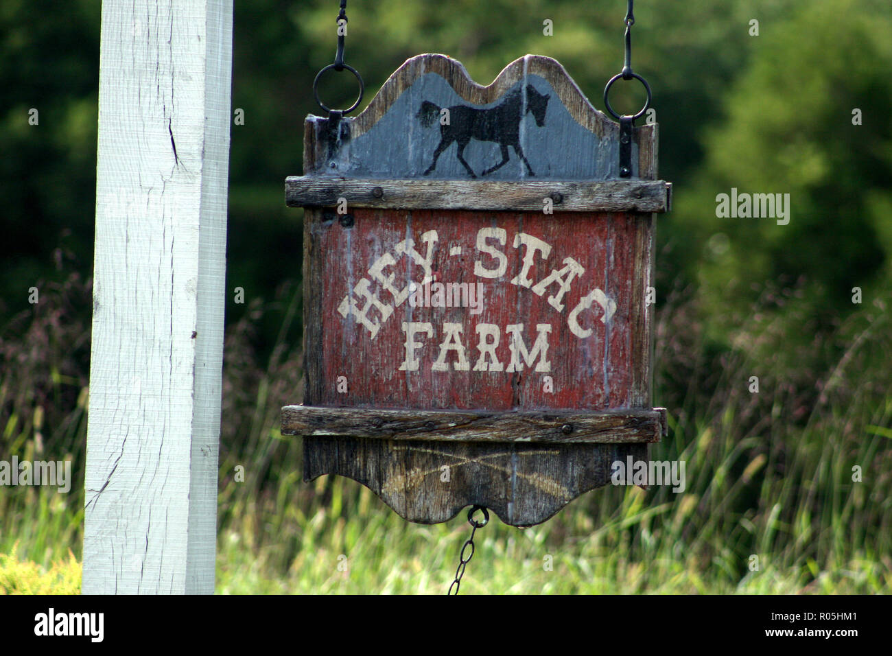 Sign at the entrance of farm in rural Virginia Stock Photo