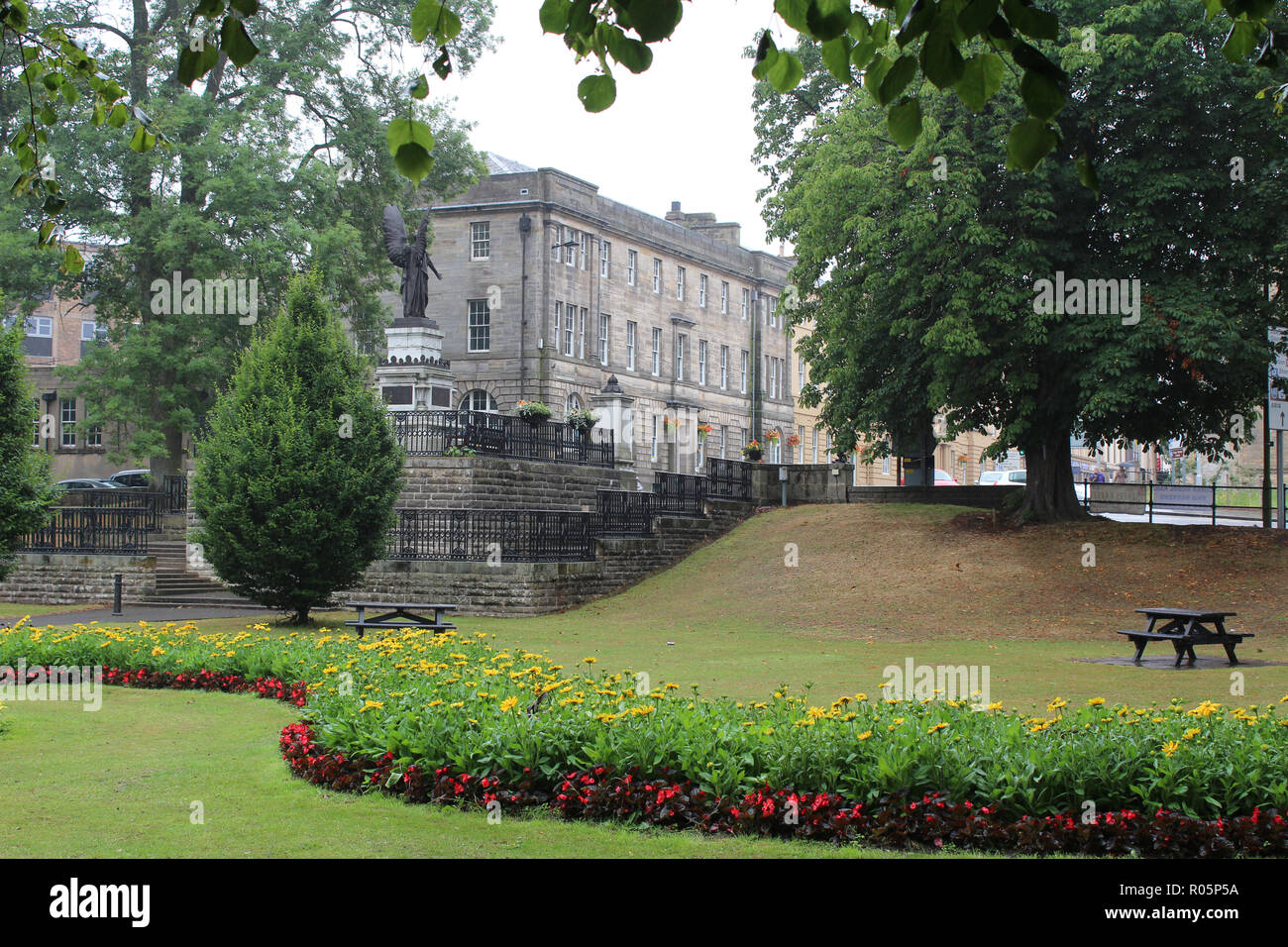 CUPAR, SCOTLAND, 20 JULY 2018: A view of Haugh Park and war memorial, looking towards St Catherine St in the town centre of Cupar in Fife, Scotland. Stock Photo