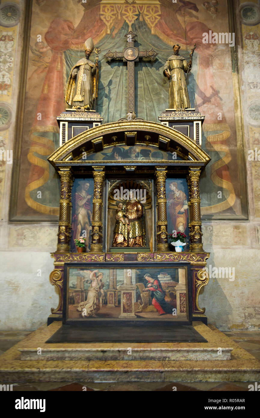 taly, Lombardy, Mantua, Basilica di S. Andrea, Cattanea Chapel with ...