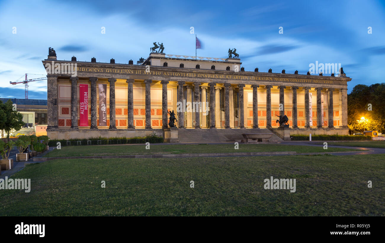Altes Museum, Lustgarten, blue hour, Berlin, Germany Stock Photo