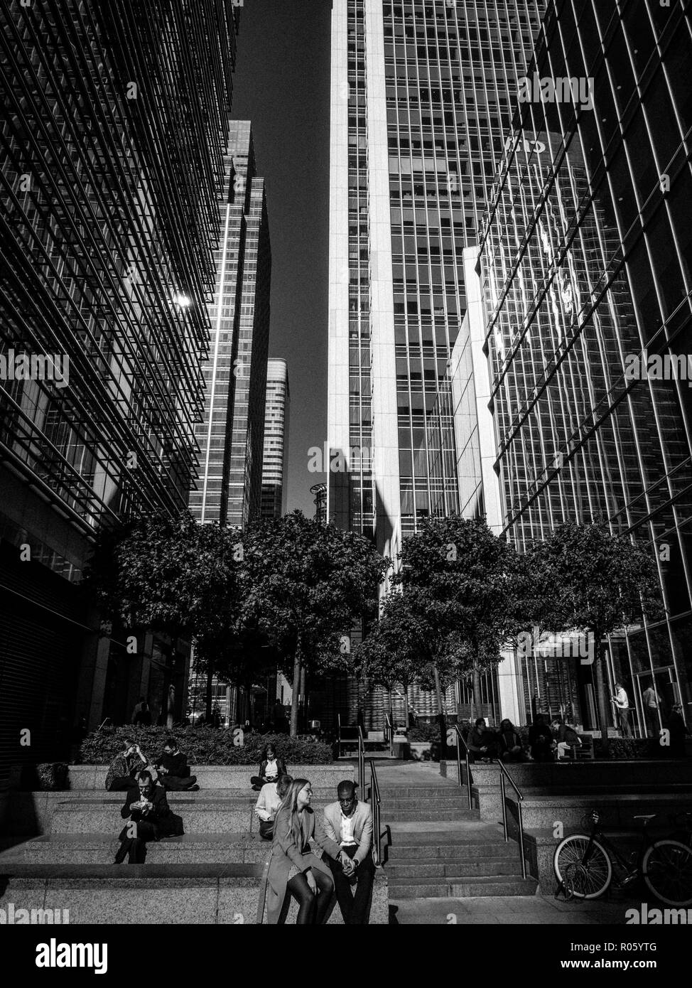 Lunch Time in Canary Wharf, Docklands, London, England, UK, GB. Stock Photo