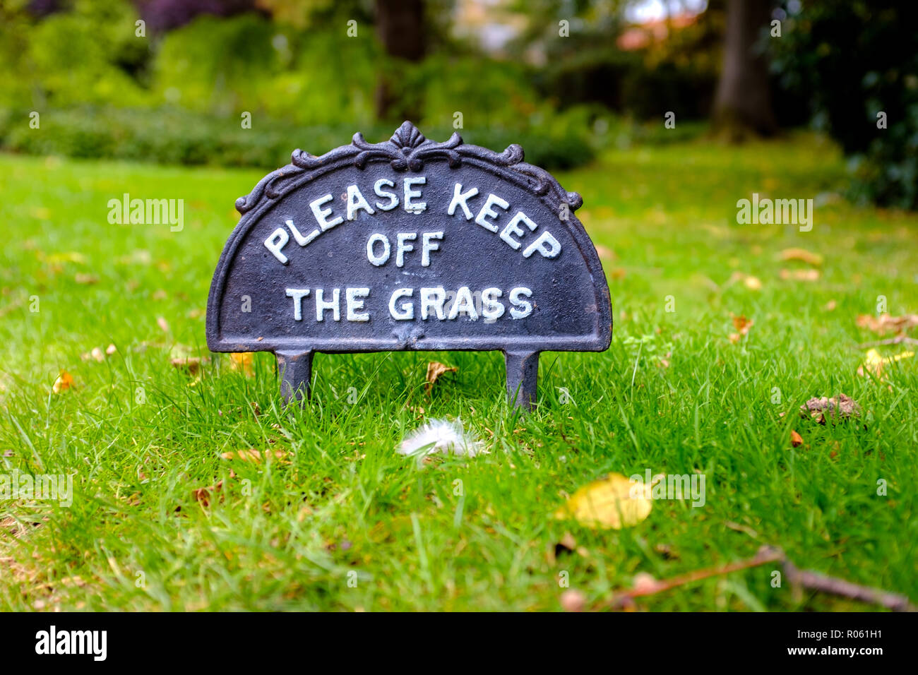Please do not picnic on this lawn hires stock photography and images