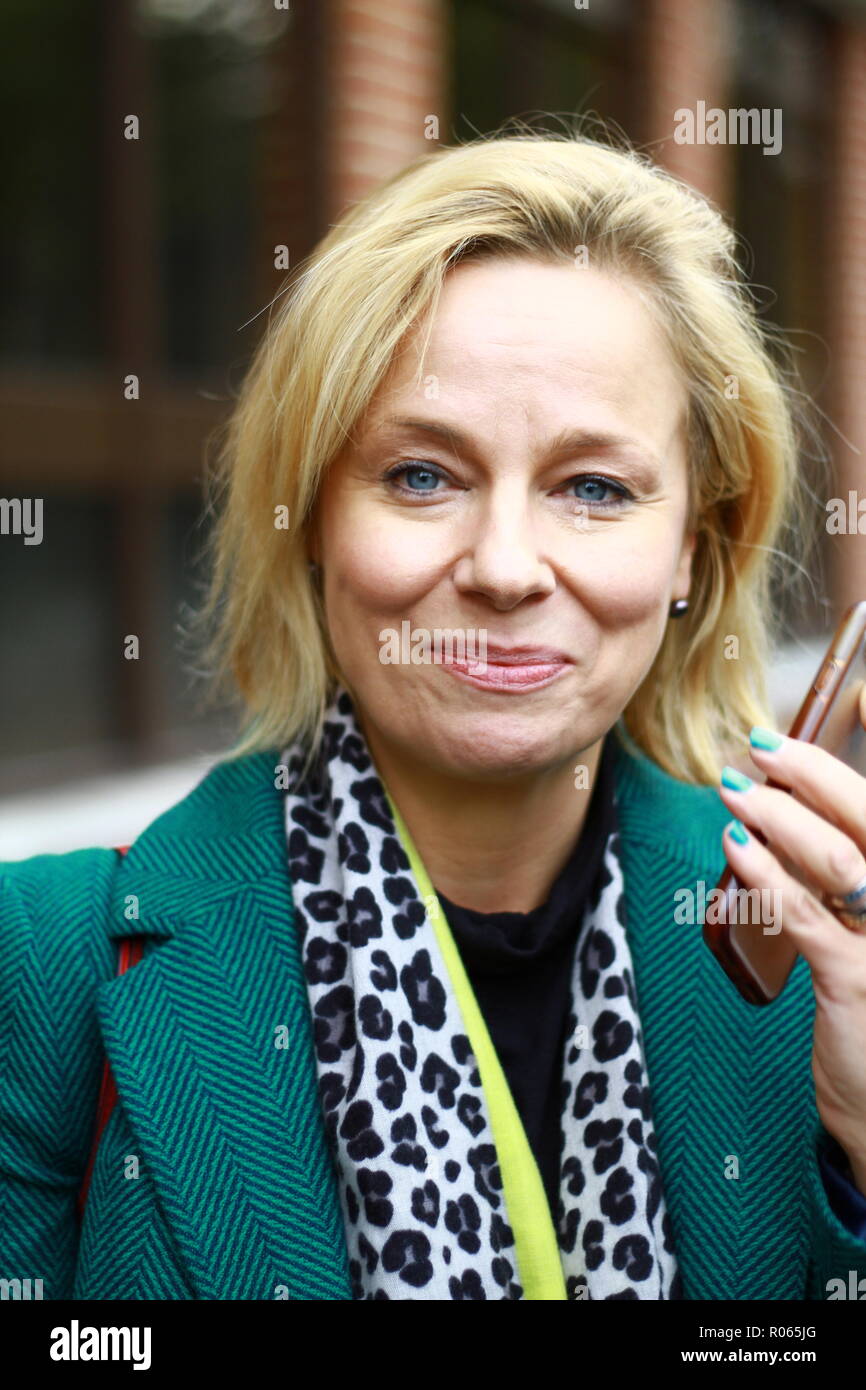 Talk radio presenter hires stock photography and images Alamy