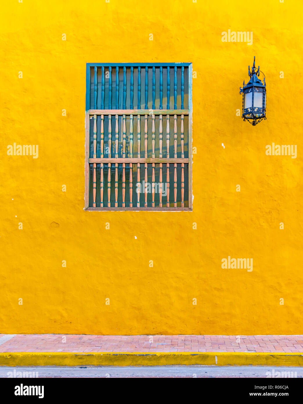 The facade of a colourful traditional building in the old town in Cartagena de Indias, Colombia, South America Stock Photo