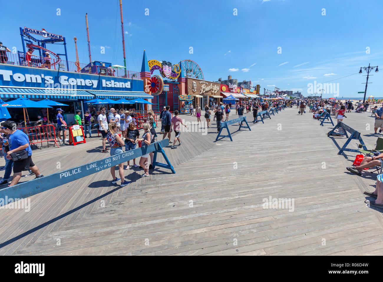 Coney island beach with people hi-res stock photography and images - Alamy