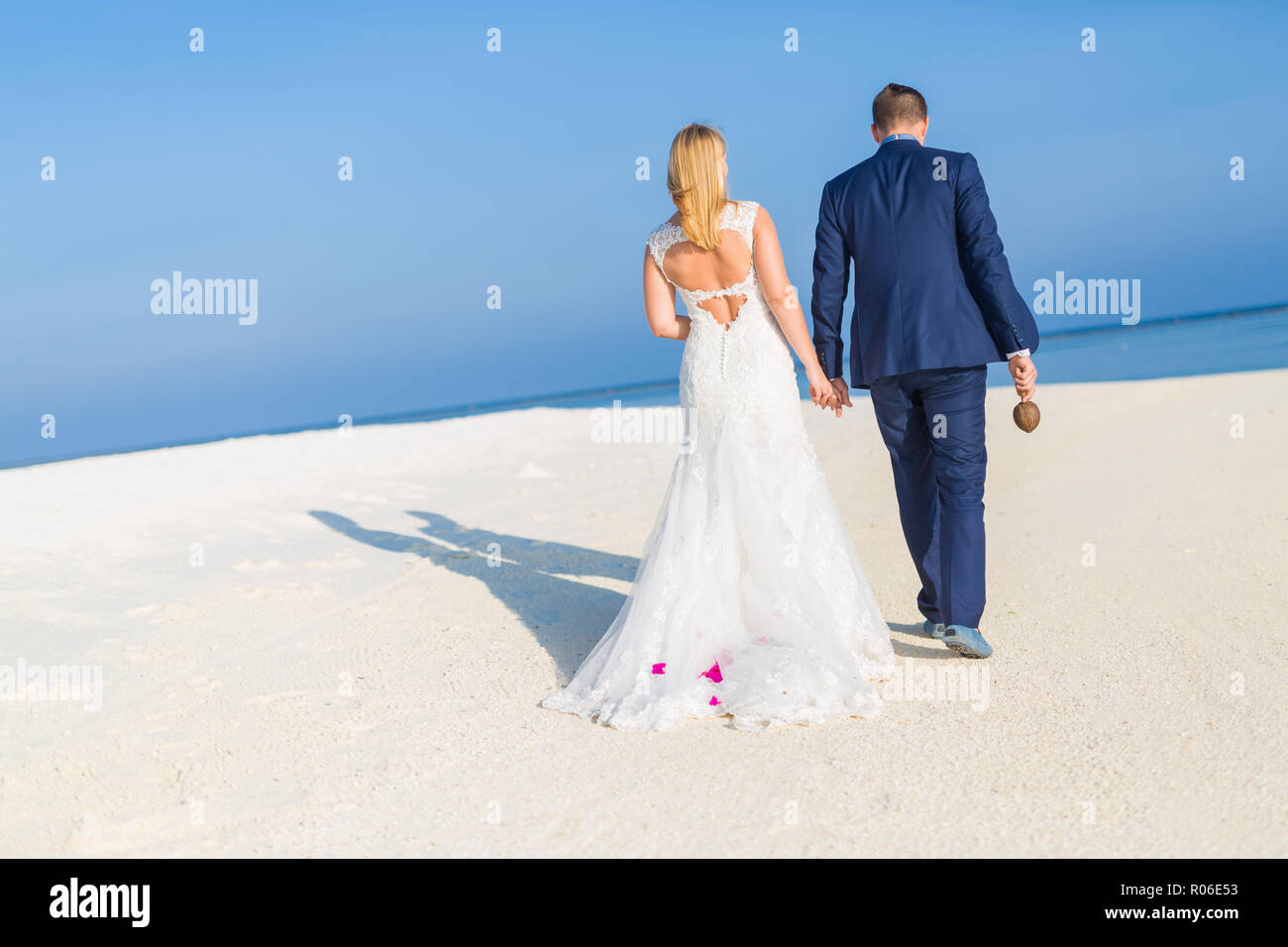 Perfect Beach Wedding Newlyweds Couple Honeymooners