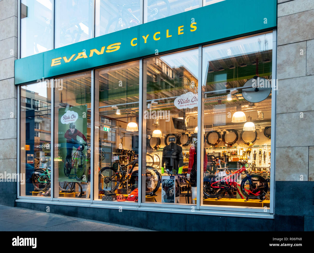 Exterior and window display of the Glasgor branch of Evans Cycles, a long-established UK bicycle retail chain Stock Photo