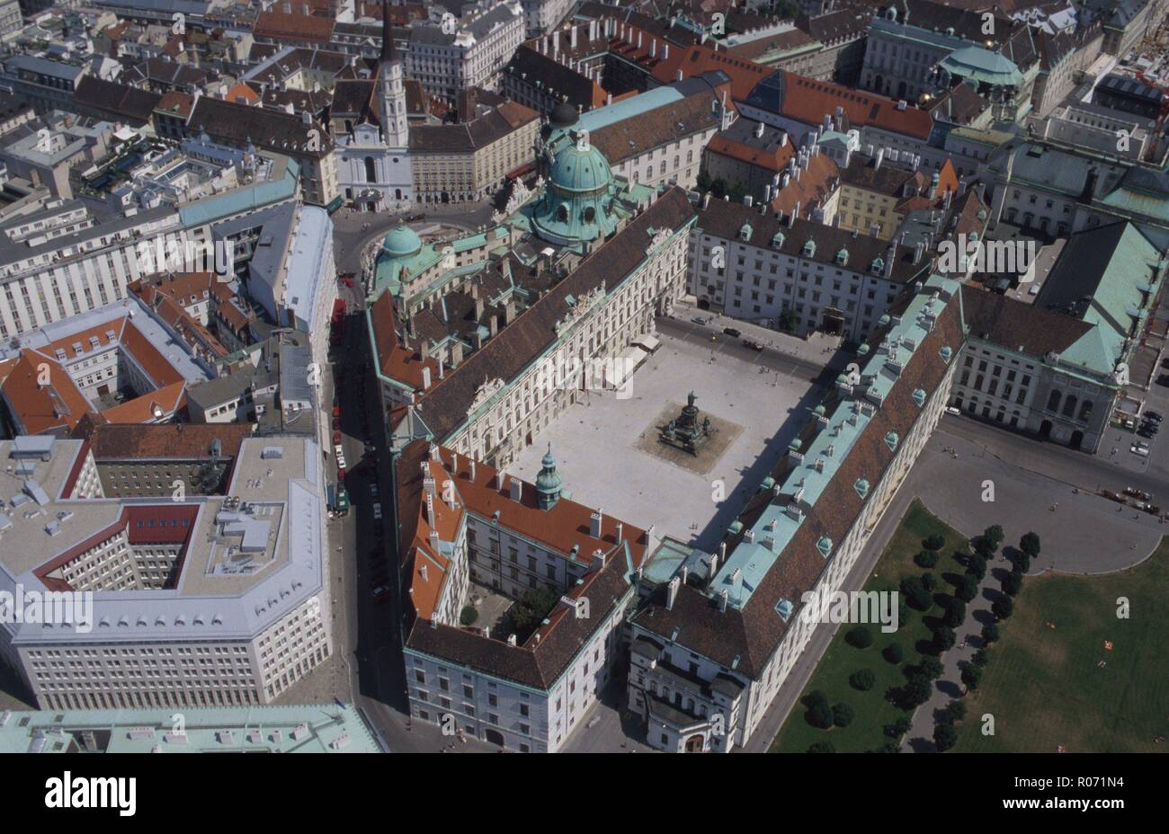 Wien luftbild ringstraße vienna aerial hi-res stock photography and ...