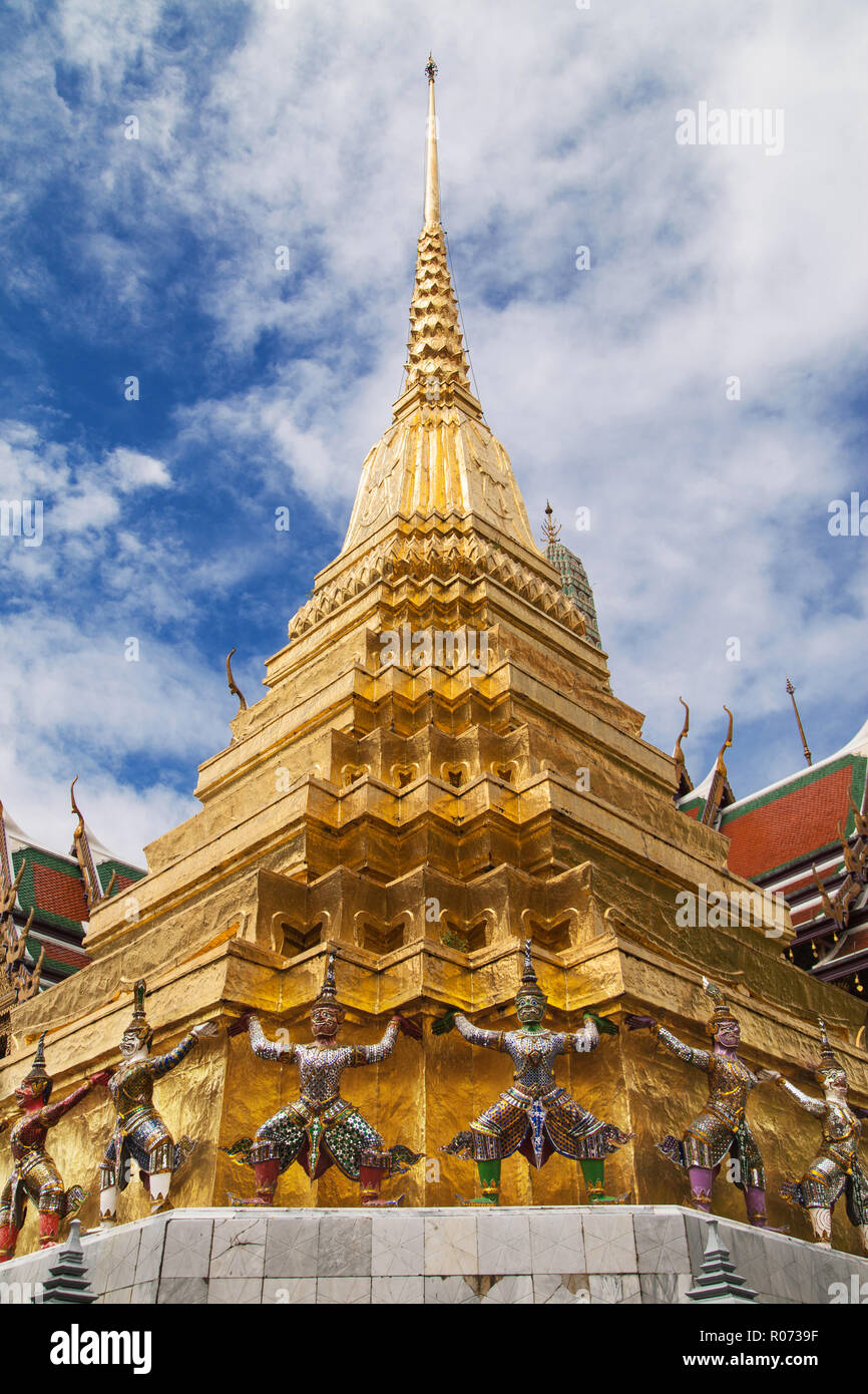 Northern Golden Chedi at Wat Phra Kaew, Bangkok, Thailand Stock Photo -  Alamy