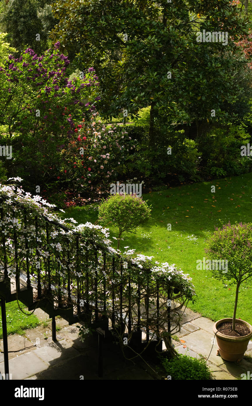 Black railings garden hires stock photography and images Alamy