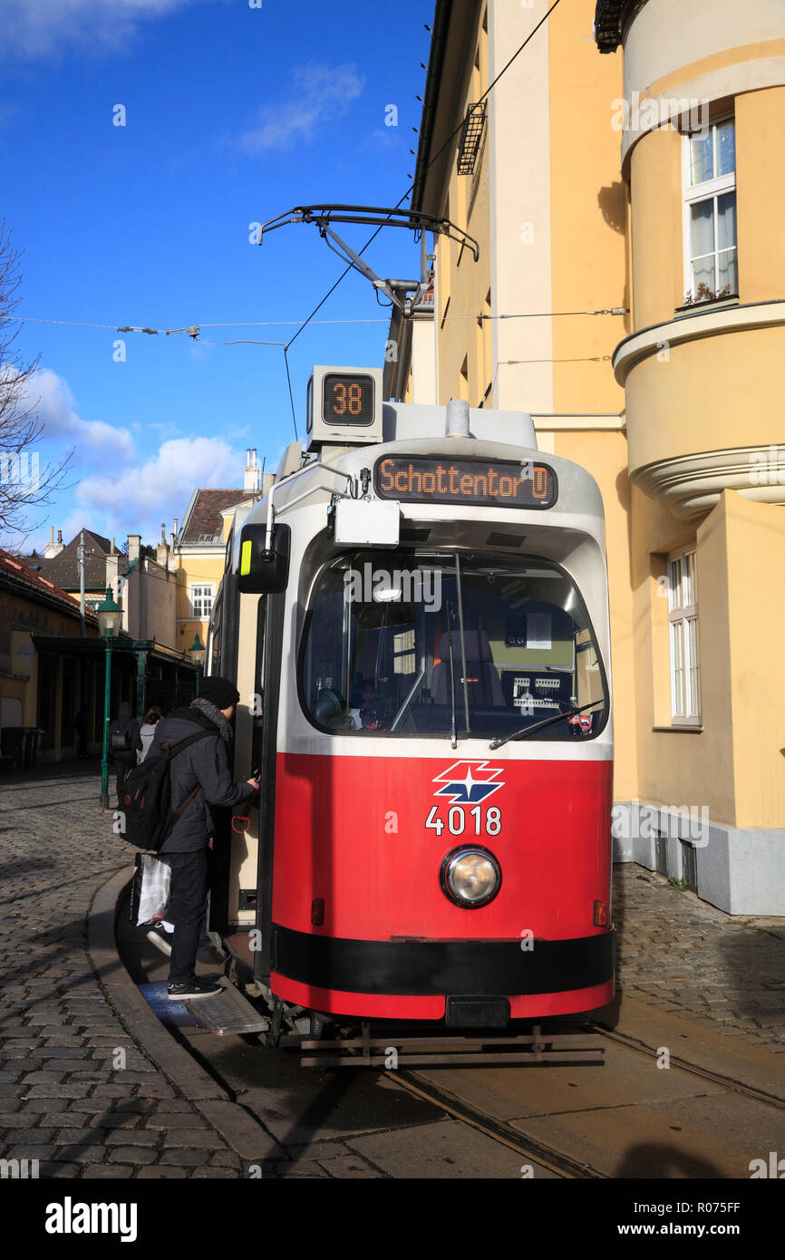 ÖSTERREICH, Wien, Grinzing, tram Linie 38, Grinzing, Vienna, Austria, Europe Stock Photo