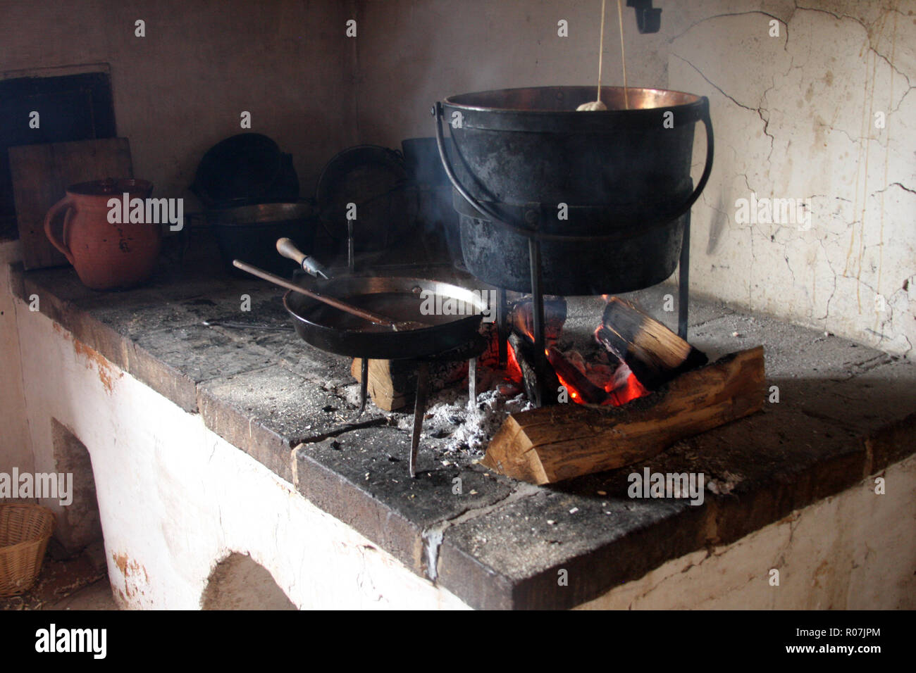 Cooking In The 1800s Demonstration At The Frontier Culture Museum In Staunton Va Usa Stock Photo Alamy