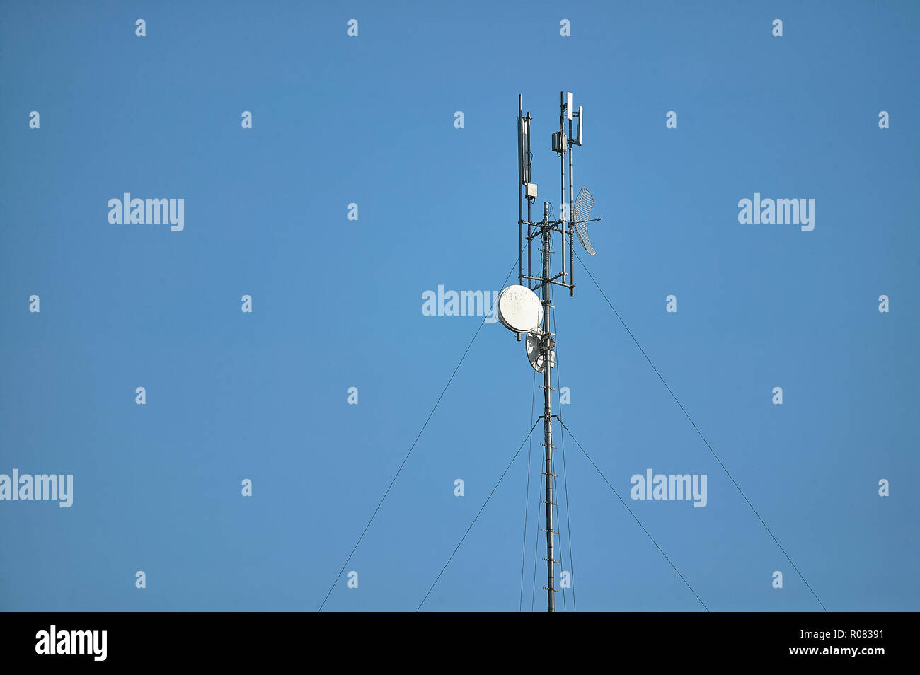 Top of an antenna for receiving and transmitting internet data via  satellite connection Stock Photo - Alamy
