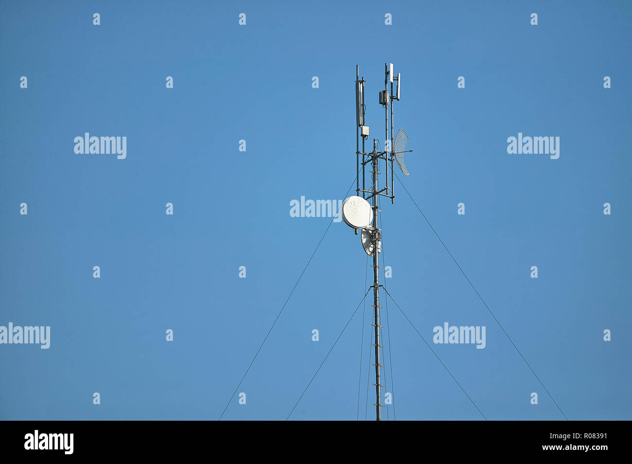 Top of an antenna for receiving and transmitting data via