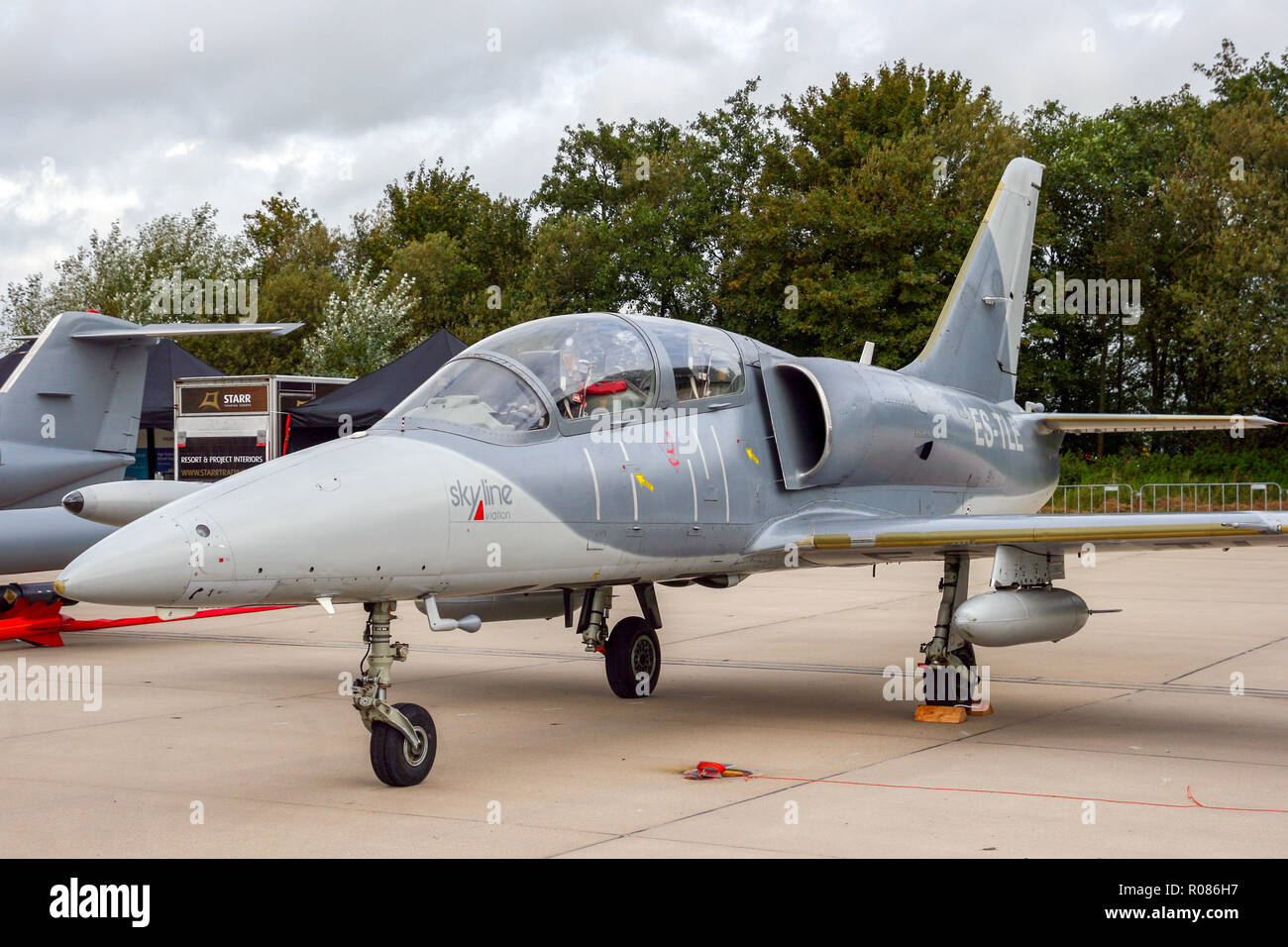 Aero l 39 albatros jet fighter hi-res stock photography and images - Alamy