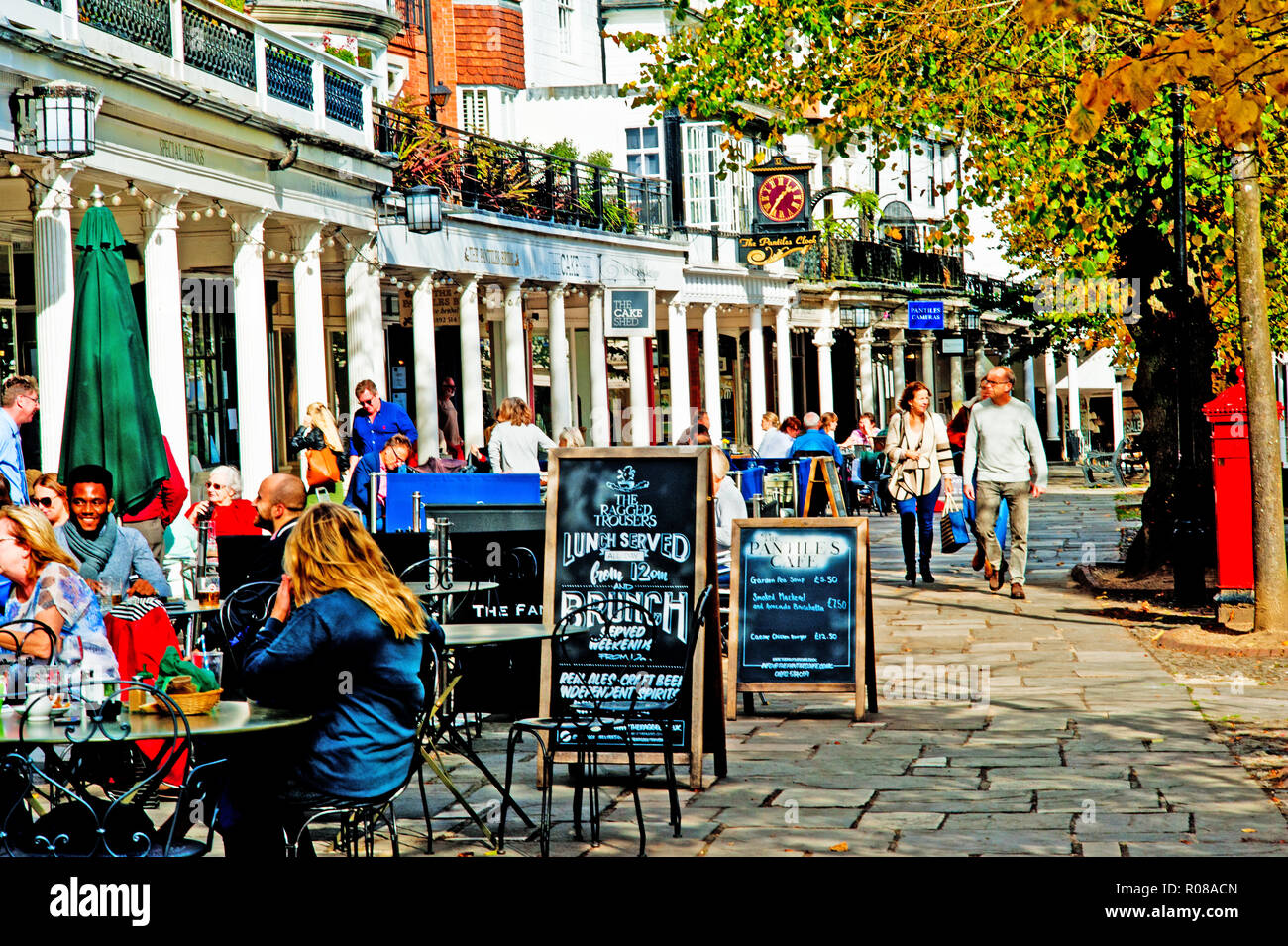 The Pantiles Cafe, Tunbridge Wells, Kent, England Stock Photo