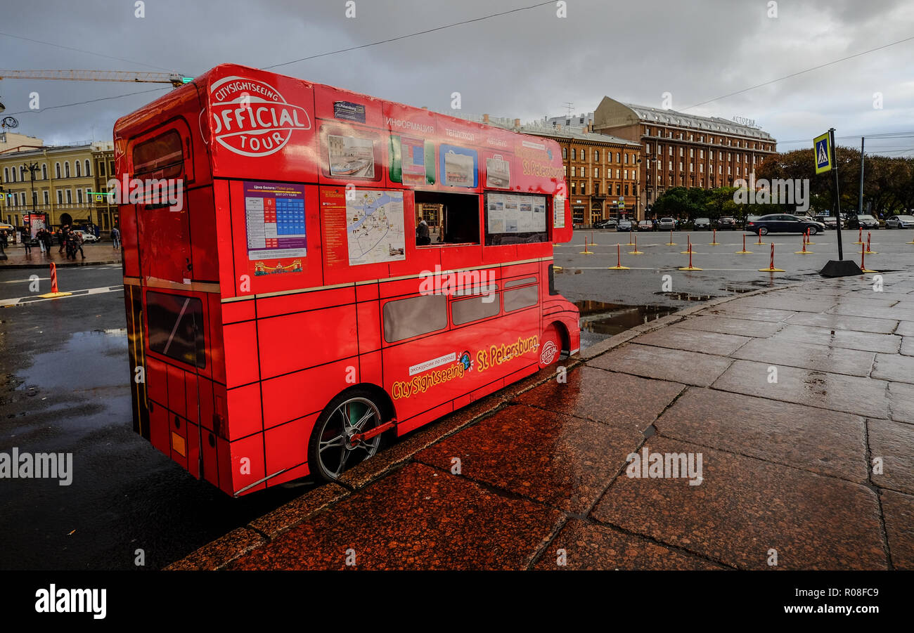 Ticket booth bus sightseeing hi-res stock photography and images - Alamy