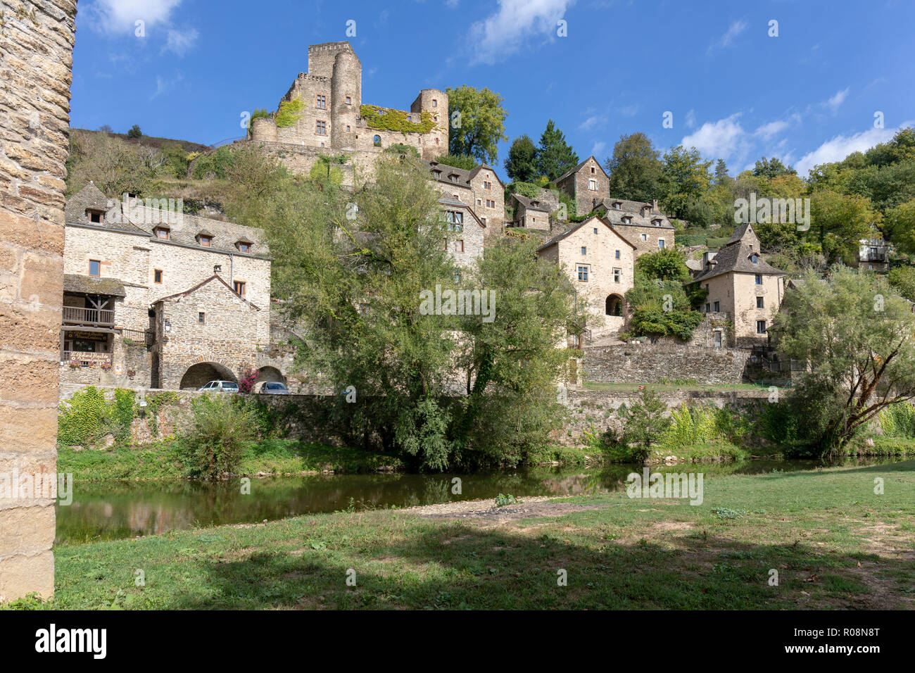 Belcastel is a  former stopping place on the pilgrimage route to Santiago de Compostela, by the banks of the Averyron river Stock Photo