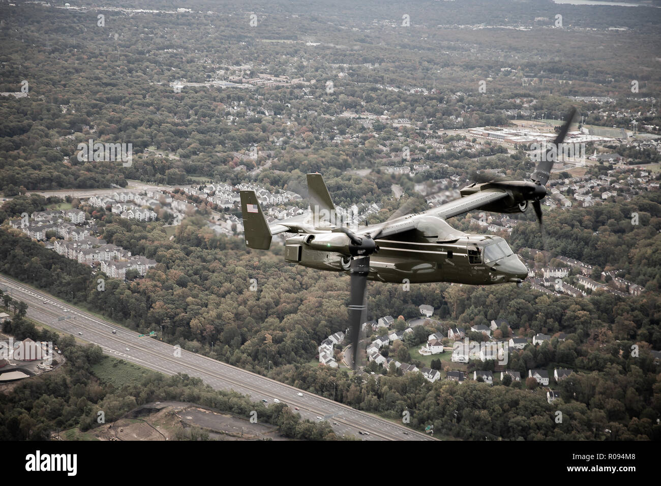 A U.S. Marine Corps MV-22 Osprey flies over Washington D.C., Oct 28, 2018. The flight provided aerial support for the 43rd Marine Corps Marathon. (U.S. Marine Corps Photo by Lance Cpl. Quinn Hurt) Stock Photo