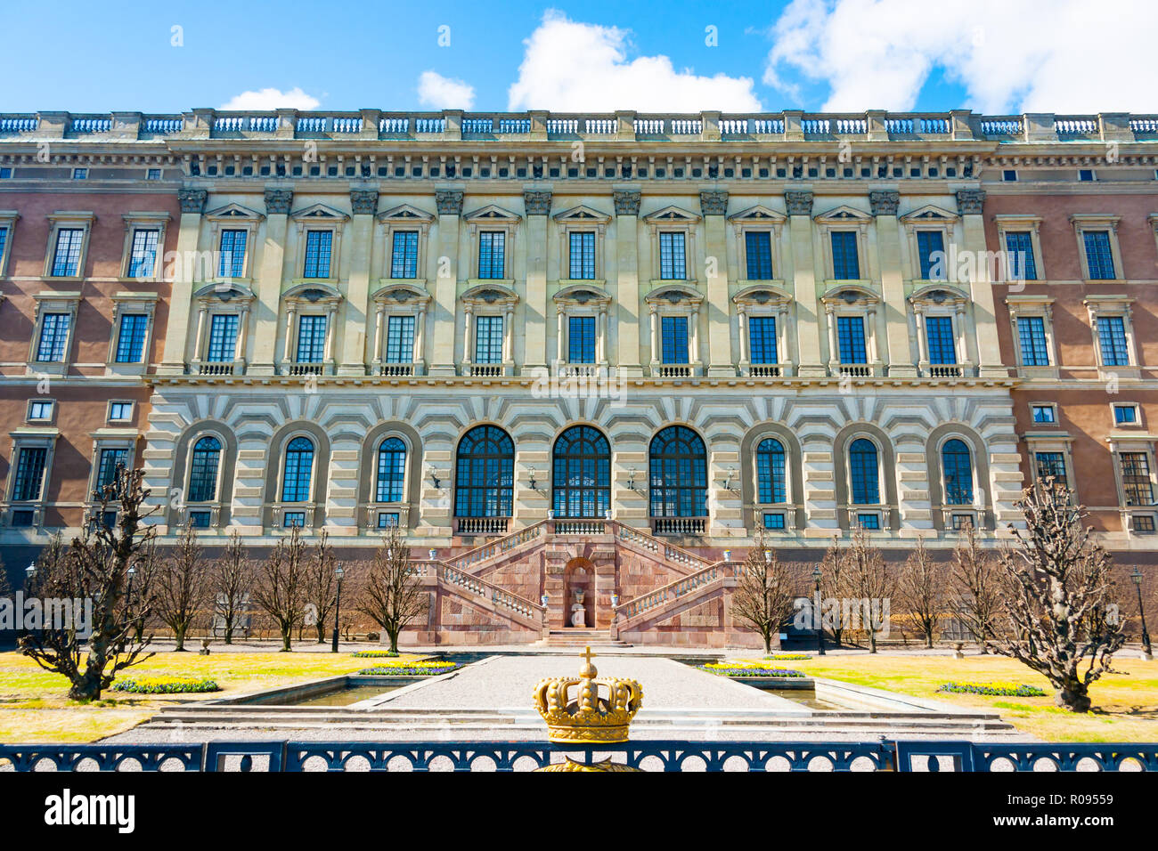 Royal palace facade hi-res stock photography and images - Alamy