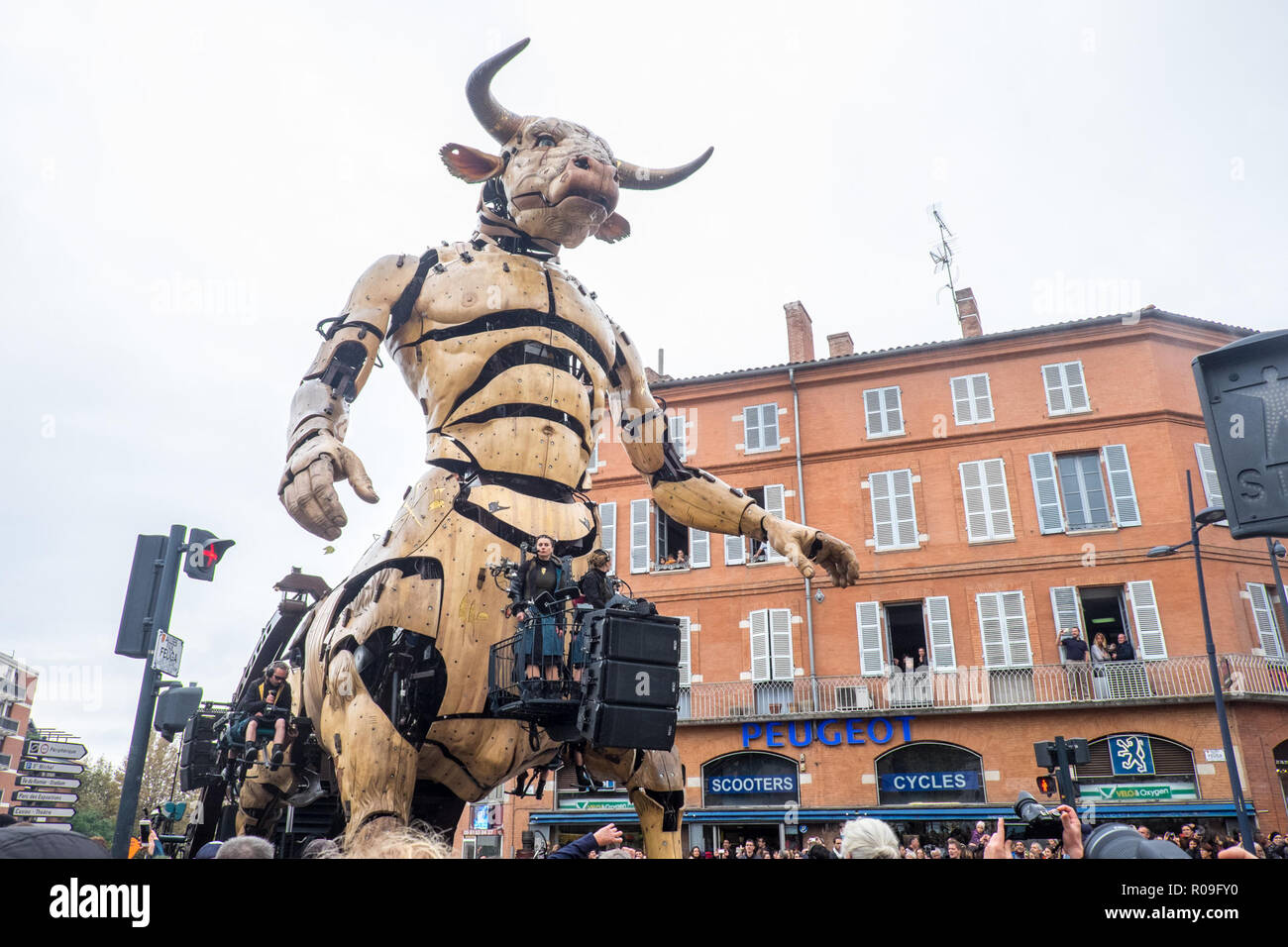 Le gardien du temple hi-res stock photography and images - Alamy