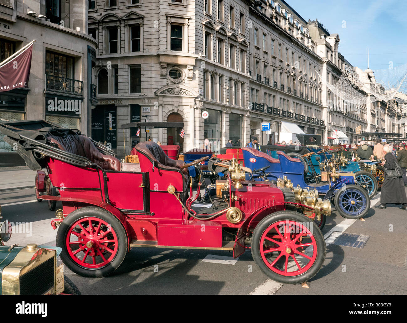 London, UK. 3 November 2018. Veteran Cars on display at the Regents Street Motor show London W1 03/11/2018 Credit: Martyn Goddard/Alamy Live News Stock Photo