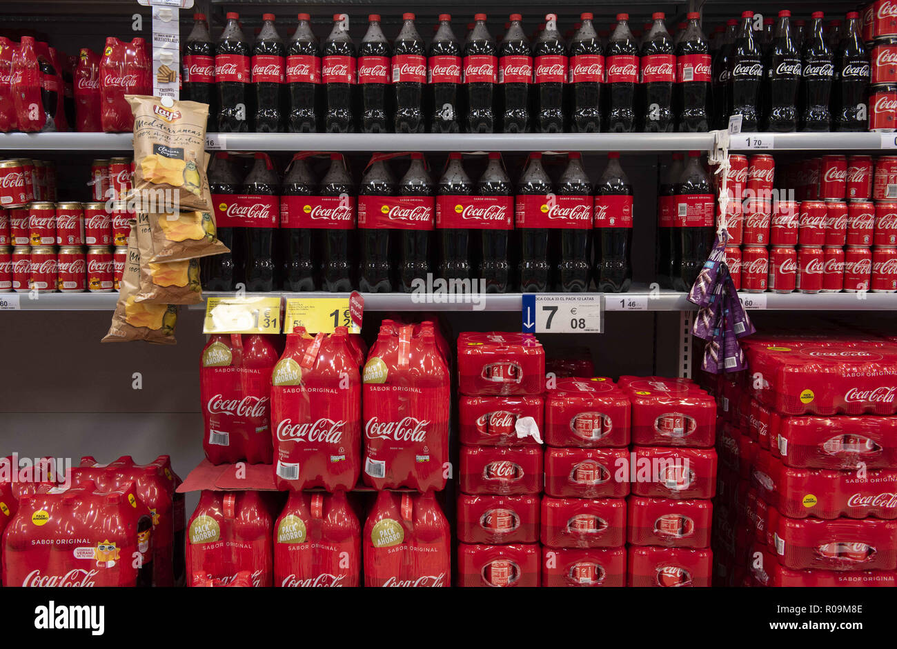 Alicante, Comunidad Valenciana, Spain. 30th Oct, 2018. Coca-Cola American  soft drink are seen displayed for sale at the Carrefour supermarket in  Spain. Credit: Miguel Candela/SOPA Images/ZUMA Wire/Alamy Live News Stock  Photo -