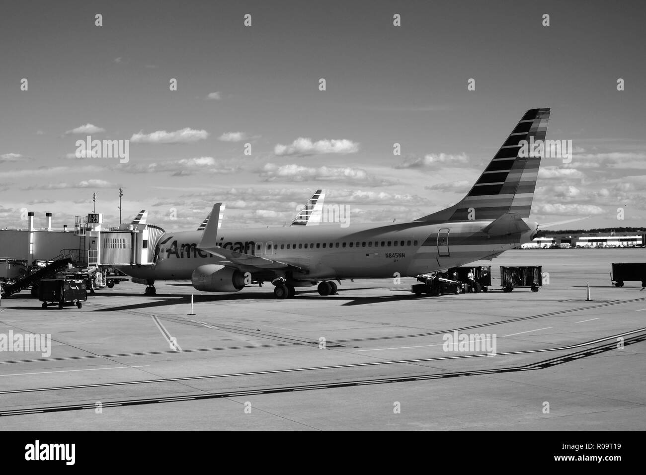American Airlines Boeing 737 (N845NN) at a terminal at Bush Intercontinental Airport (IAH