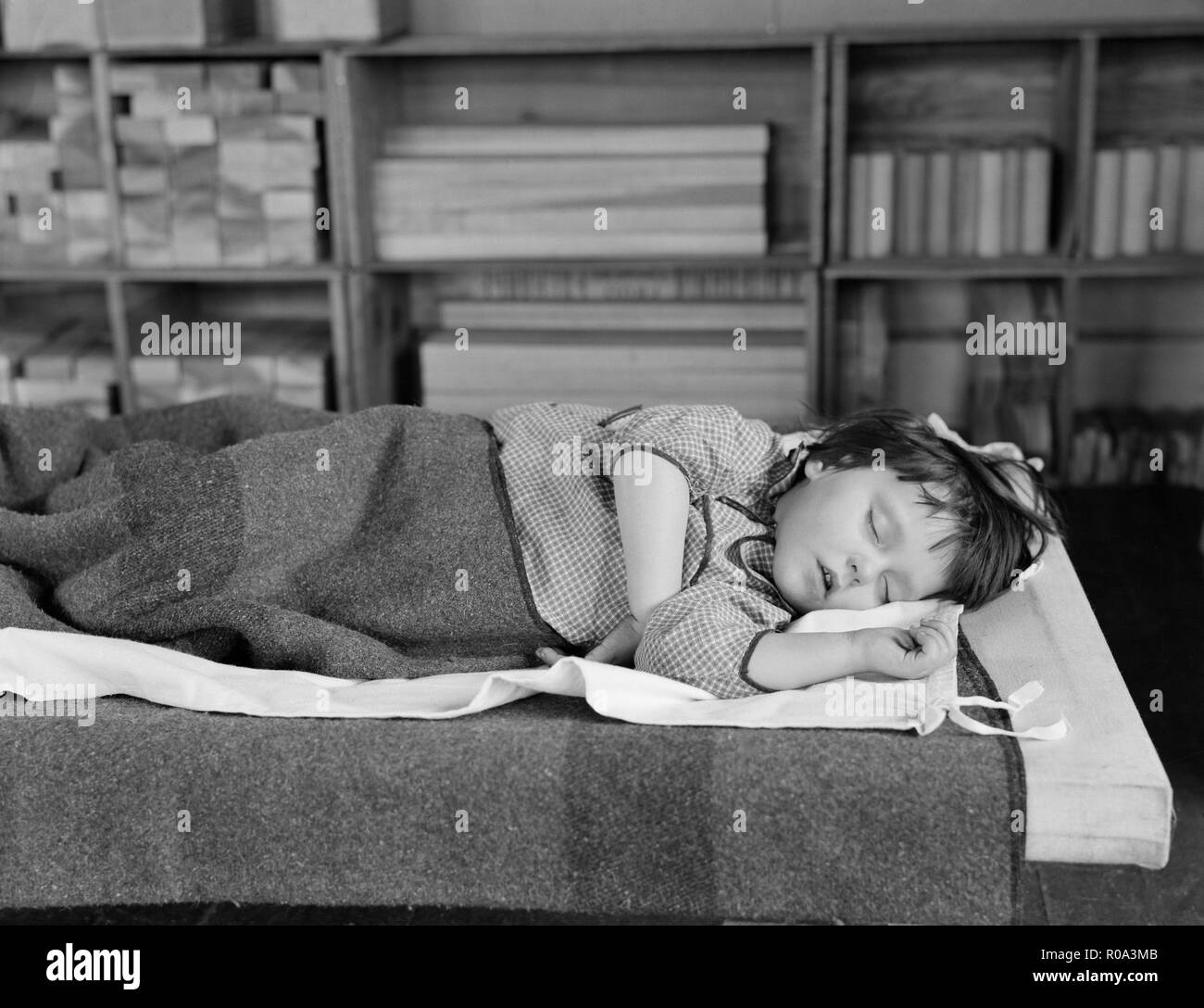 Sleeping Girl at Nursery School, Reedsville, West Virginia, USA, Elmer Johnson, Farm Security Administration, April 1935 Stock Photo