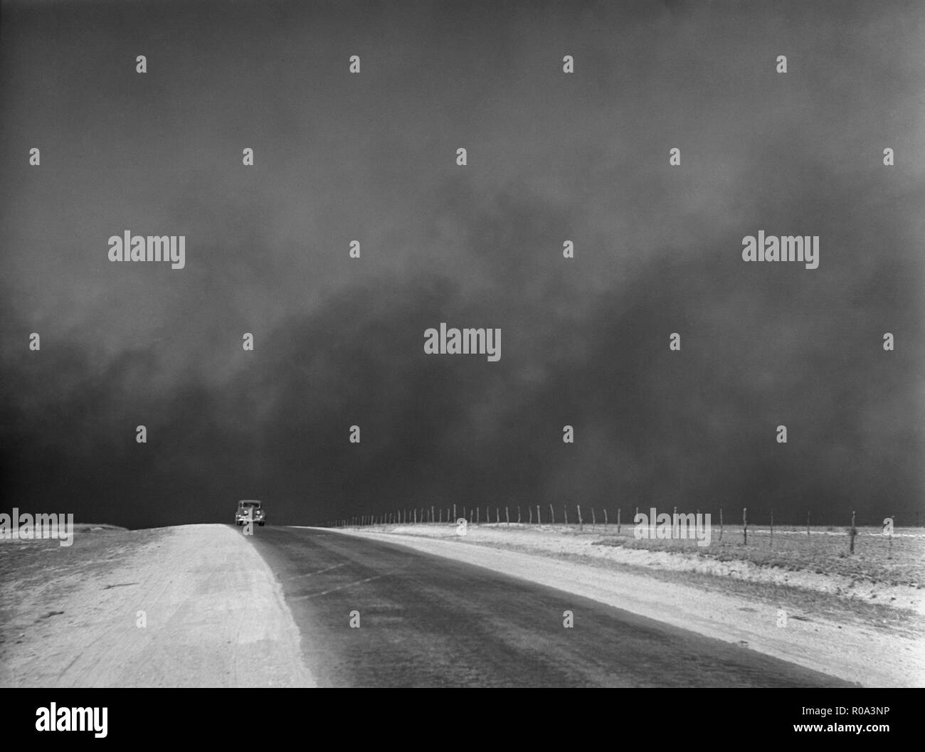 Heavy Black Clouds of Dust Rising over Texas Panhandle, Texas, USA, Arthur Rothstein, Farm Security Administration, March 1936 Stock Photo
