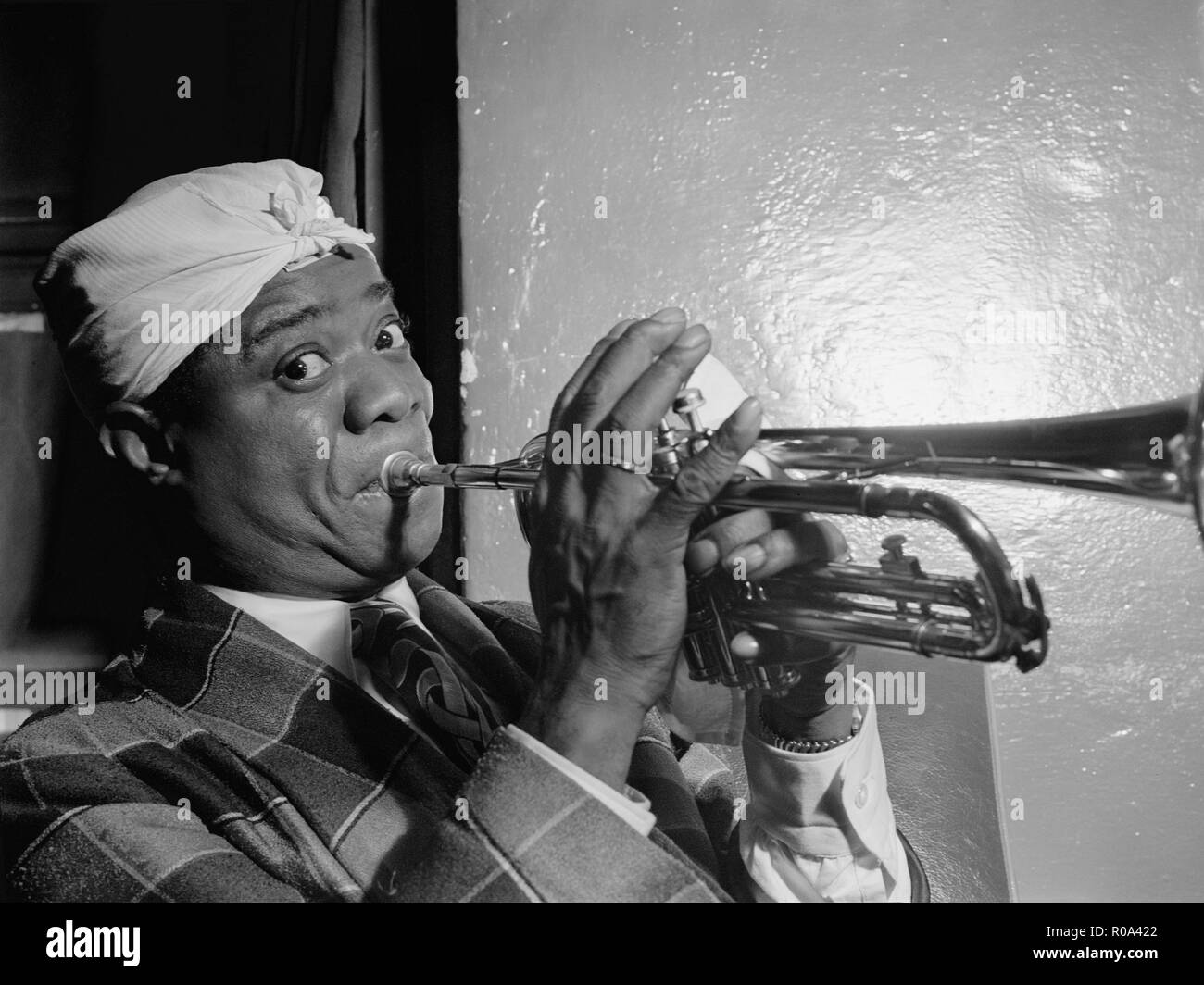 Biography of Louis Armstrong, Trumpeter and Entertainer