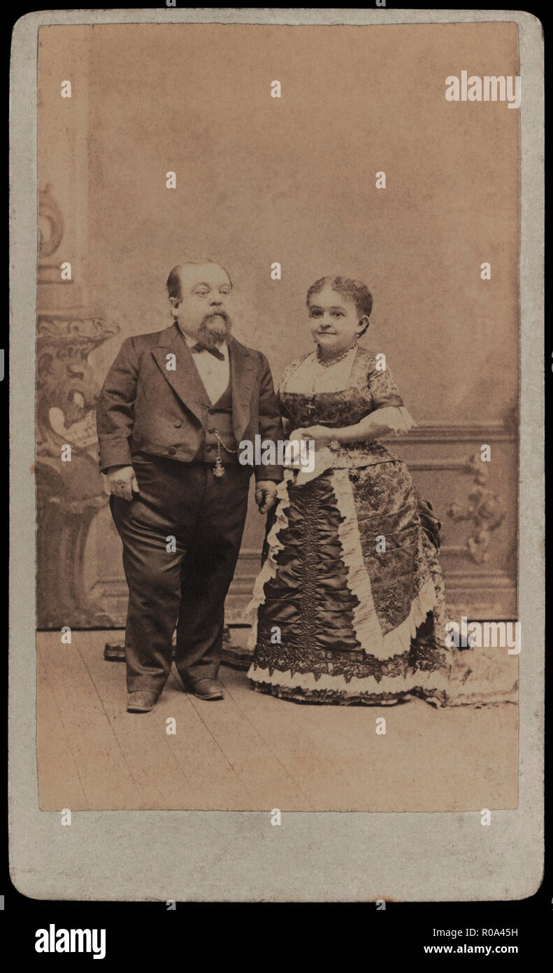 Charles Sherwood Stratton 'General Tom Thumb' (1838-1883) and Mercy Lavinia Warren Bump (1841-1919), P.T. Barnum Performers, Full-Length Portrait, early 1880's Stock Photo