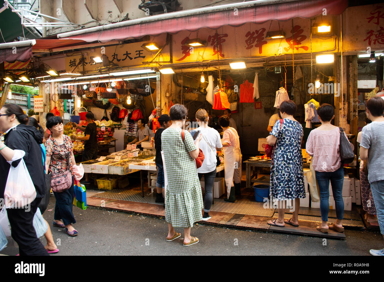 Causeway street market hi-res stock photography and images - Page 
