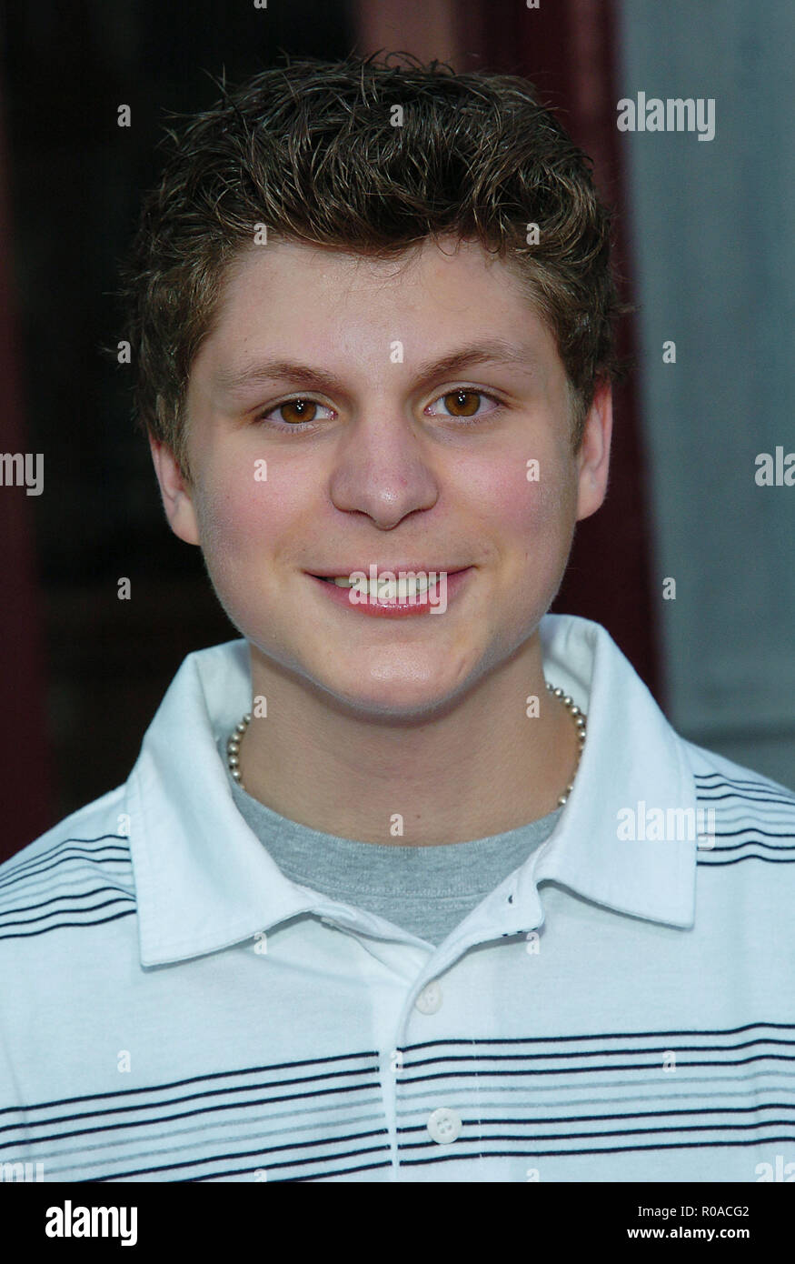 Michael Cera (Arrested Developpment) arriving at the 2004 Summer tca Fox All-Star Party on the Fox Lot in Los Angeles. July 16, 2004. CeraMichael ArrestedDev009 Red Carpet Event, Vertical, USA, Film Industry, Celebrities,  Photography, Bestof, Arts Culture and Entertainment, Topix Celebrities fashion /  Vertical, Best of, Event in Hollywood Life - California,  Red Carpet and backstage, USA, Film Industry, Celebrities,  movie celebrities, TV celebrities, Music celebrities, Photography, Bestof, Arts Culture and Entertainment,  Topix, headshot, vertical, one person,, from the year , 2004, inquiry Stock Photo