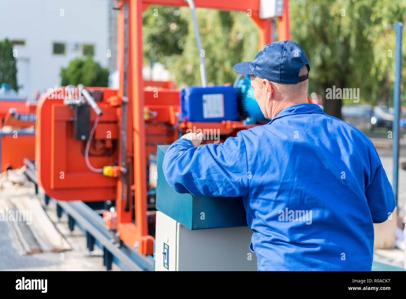 Grinding Machine Operator Stock Photos & Grinding Machine Operator