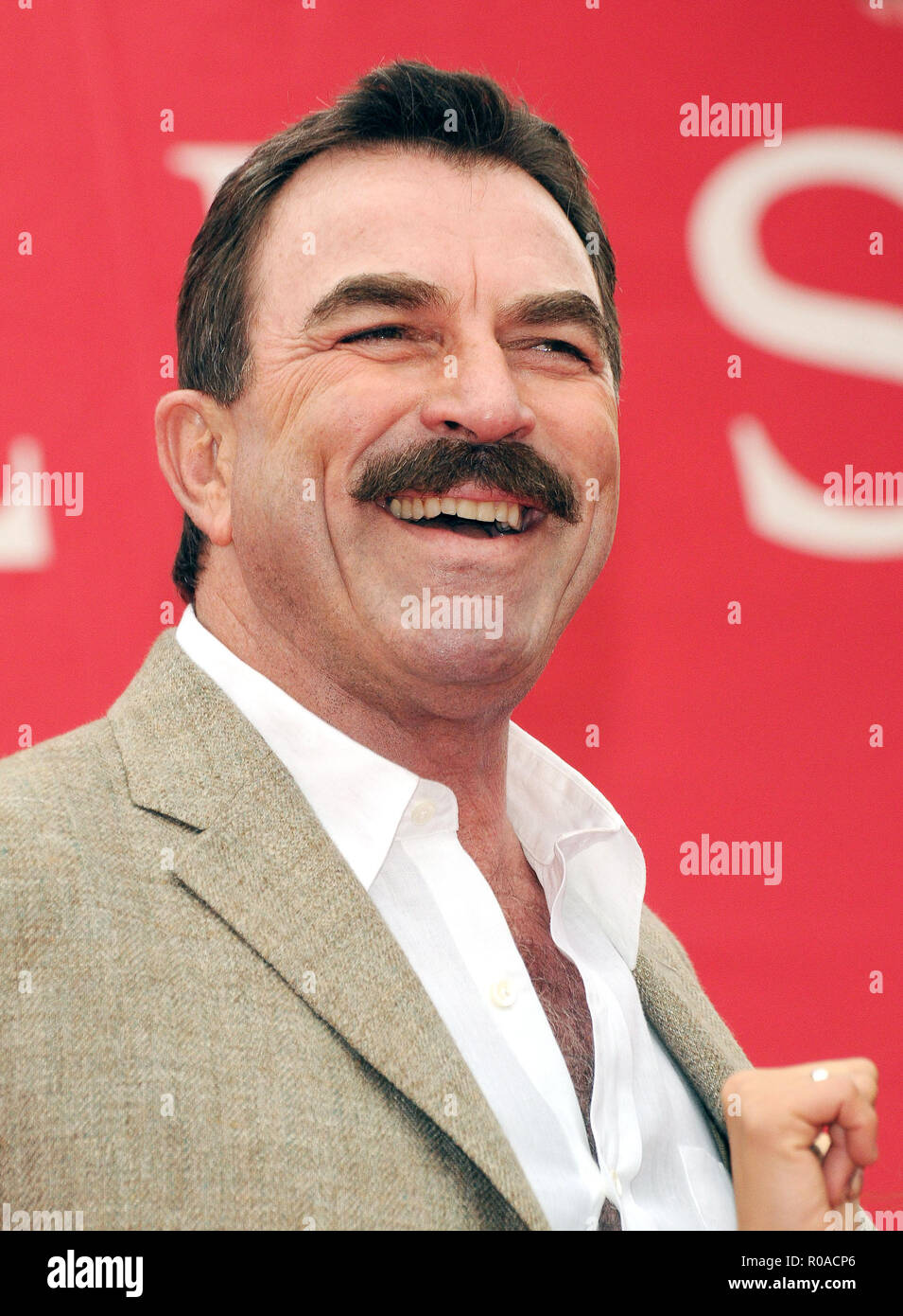 Tom Selleck at the annual LA Dodgers Celebrity Baseball game August 1981.  Credit: Ralph Dominguez/MediaPunch Stock Photo - Alamy